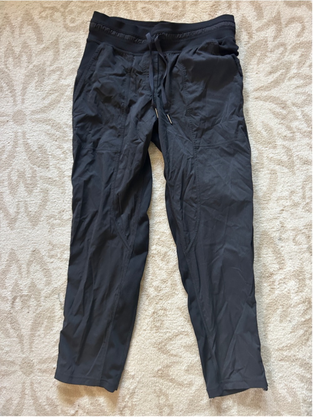 Women's Lululemon Dance Studio Crop Pants Size 4 Black - Picture 6 of 10